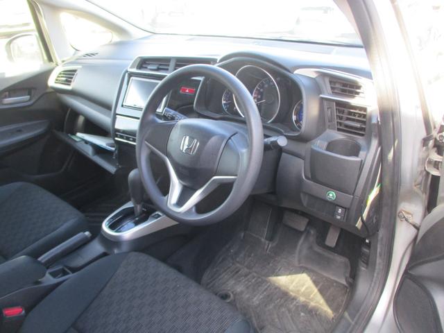 フィット １３Ｇ・Ｌパッケージ　１オーナー　ＳＤナビ　ワンセグ　ＬＥＤライト　衝突軽減ブレーキサポート　ＥＴＣ　オートライトエアコン　プッシュスイッチ　車検９年付　禁煙車　タイヤ８分山　ウインカーミラー（8枚目）