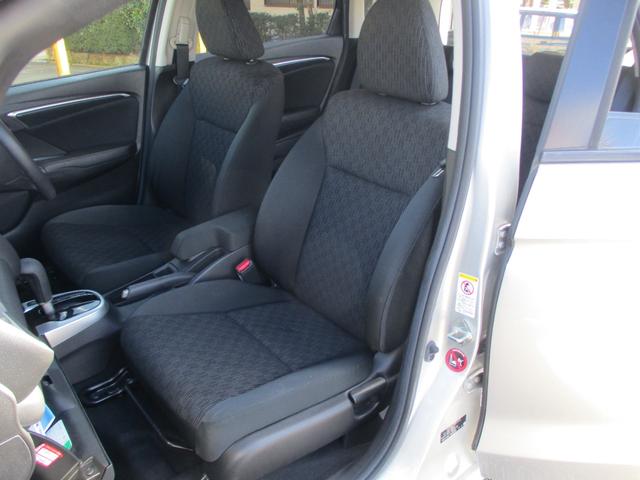 フィット １３Ｇ・Ｌパッケージ　１オーナー　ＳＤナビ　ワンセグ　ＬＥＤライト　衝突軽減ブレーキサポート　ＥＴＣ　オートライトエアコン　プッシュスイッチ　車検９年付　禁煙車　タイヤ８分山　ウインカーミラー（16枚目）