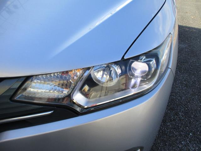 フィット １３Ｇ・Ｌパッケージ　１オーナー　ＳＤナビ　ワンセグ　ＬＥＤライト　衝突軽減ブレーキサポート　ＥＴＣ　オートライトエアコン　プッシュスイッチ　車検９年付　禁煙車　タイヤ８分山　ウインカーミラー（24枚目）