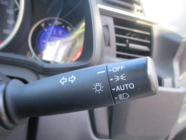 フィット １３Ｇ・Ｌパッケージ　１オーナー　ＳＤナビ　ワンセグ　ＬＥＤライト　衝突軽減ブレーキサポート　ＥＴＣ　オートライトエアコン　プッシュスイッチ　車検９年付　禁煙車　タイヤ８分山　ウインカーミラー（27枚目）