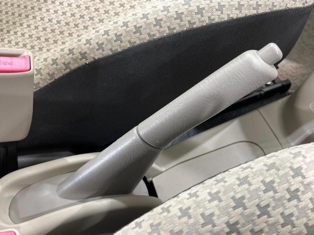 F 禁煙車 キーレスエントリー 運転席助手席エアバッグ パワーウィンドウ パワードアロック セキュリティーアラーム 14インチアルミホイール エアコン 純正オーディオ CDプレイヤー(22枚目)