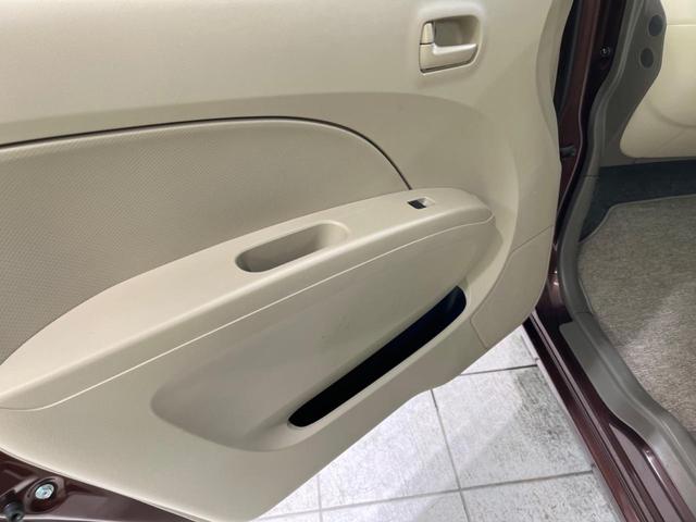 F 禁煙車 キーレスエントリー 運転席助手席エアバッグ パワーウィンドウ パワードアロック セキュリティーアラーム 14インチアルミホイール エアコン 純正オーディオ CDプレイヤー(39枚目)