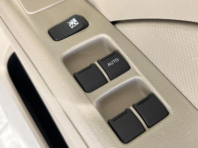 F 禁煙車 キーレスエントリー 運転席助手席エアバッグ パワーウィンドウ パワードアロック セキュリティーアラーム 14インチアルミホイール エアコン 純正オーディオ CDプレイヤー(41枚目)