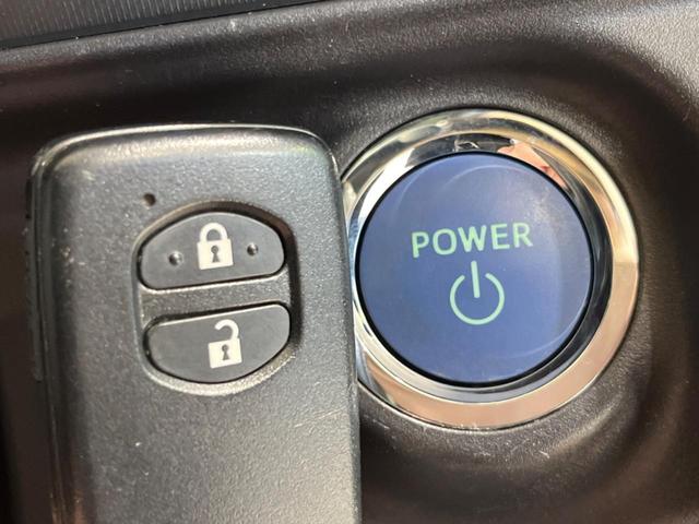 X-アーバン 禁煙車 純正ナビ 横滑り防止装置 Bluetooth再生 プッシュスタート&スマートキー オートライト オートエアコン 電動格納ドアミラー 合皮コンビシート バックカメラ ドライブレコーダー ETC(6枚目)