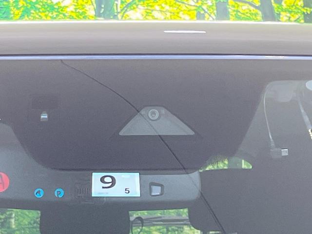 XD プロアクティブ 衝突軽減装置 禁煙車 純正ナビ 純正19インチアルミホイール ディーゼル レーダークルーズ ブラインドスポットモニター ヘッドアップディスプレイ クリアランスソナー デュアルエアコン LEDヘッド(3枚目)
