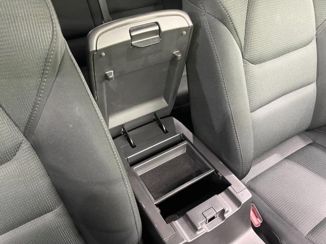XD プロアクティブ 衝突軽減装置 禁煙車 純正ナビ 純正19インチアルミホイール ディーゼル レーダークルーズ ブラインドスポットモニター ヘッドアップディスプレイ クリアランスソナー デュアルエアコン LEDヘッド(43枚目)
