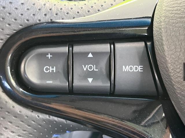 フィットシャトルハイブリッド ハイブリッド・スマートセレクションクールエディション　禁煙車　純正ナビ　バックカメラ　クルーズコントロール　シートヒーター　ＨＩＤヘッド＆フォグ　オートライト　パドルシフト　ＥＴＣ　純正１５インチアルミホイール　スマートキー　横滑り防止装置（25枚目）