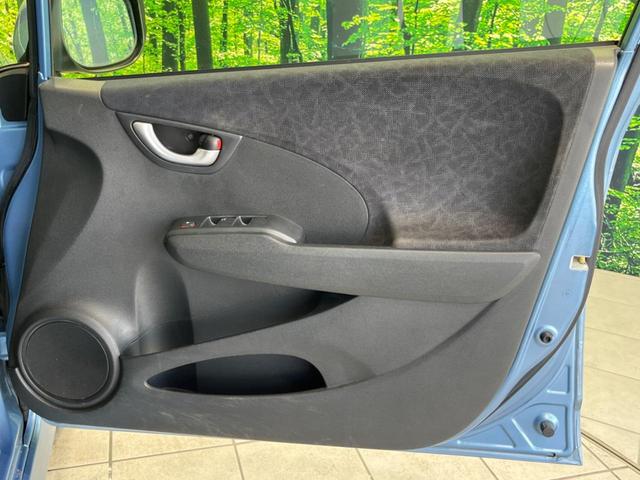 フィットシャトルハイブリッド ハイブリッド・スマートセレクションクールエディション　禁煙車　純正ナビ　バックカメラ　クルーズコントロール　シートヒーター　ＨＩＤヘッド＆フォグ　オートライト　パドルシフト　ＥＴＣ　純正１５インチアルミホイール　スマートキー　横滑り防止装置（46枚目）