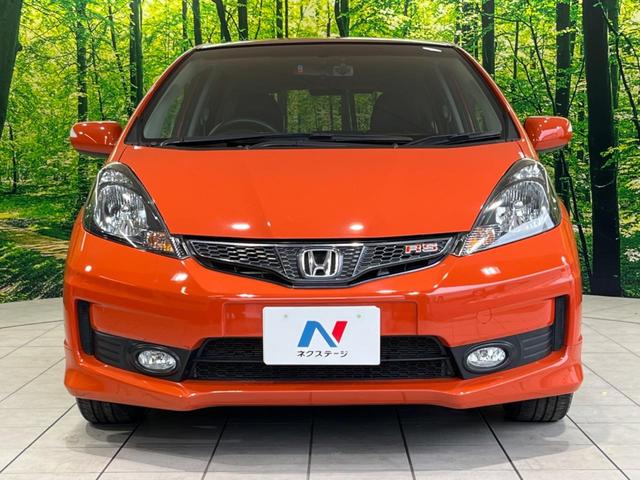 フィット ＲＳ　純正ナビ　バックカメラ　ＣＤ／ＤＶＤ再生　ドラレコ　ＥＴＣ　キーレスエントリー　オートエアコン　オートライト　ＨＩＤヘッドライト　純正１６インチＡＷ　禁煙車　電動格納ミラー　ドアバイザー（14枚目）