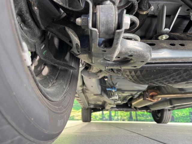 タフト Ｘ　衝突軽減装置　スカイフィールトップ　禁煙車　ＬＥＤヘッドライト　電動パーキングブレーキ　オーディオ　オートエアコン　プッシュスタート＆スマートキー　オートライト　ＵＳＢ入力端子　アイドリングストップ（20枚目）