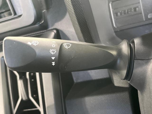 タフト Ｘ　衝突軽減装置　スカイフィールトップ　禁煙車　ＬＥＤヘッドライト　電動パーキングブレーキ　オーディオ　オートエアコン　プッシュスタート＆スマートキー　オートライト　ＵＳＢ入力端子　アイドリングストップ（22枚目）
