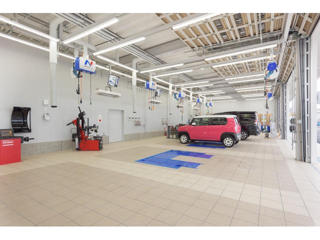 タフト Ｘ　衝突軽減装置　スカイフィールトップ　禁煙車　ＬＥＤヘッドライト　電動パーキングブレーキ　オーディオ　オートエアコン　プッシュスタート＆スマートキー　オートライト　ＵＳＢ入力端子　アイドリングストップ（70枚目）