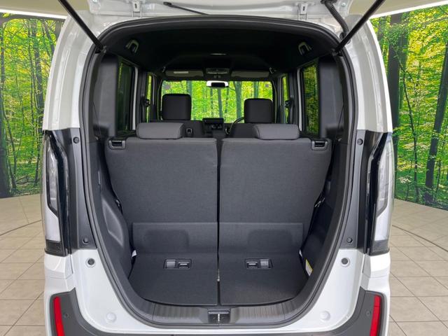 普段のお買い物や通勤、送迎等に十分な荷室スペースを確保しております。セカンドシートを倒すと、大きな荷物の積載も可能です♪