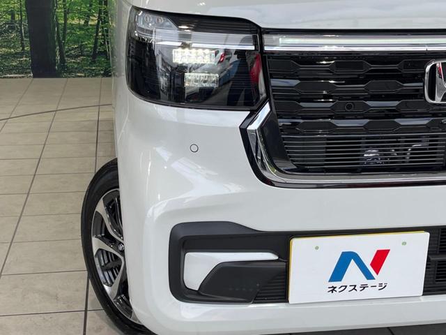 【ＬＥＤヘッドライト】悪天候や夜間走行時も良好な視界を確保し安心して運転できる高輝度ＬＥＤヘッドライトを装備！点灯速度が早く、消費電力も抑えられています。