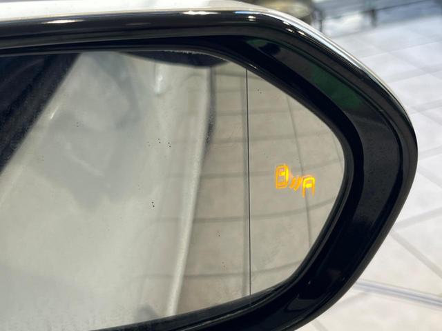 プリウスＰＨＶ Ａユーティリティプラス　純正１１型ナビ　バックカメラ　レーダクルーズコントロール　シートヒーター　ブラインドスポットモニター　ＥＴＣ　オートライト　ＬＥＤヘッドライト　禁煙車　衝突被害軽減装置　純正１７インチＡＷ（23枚目）