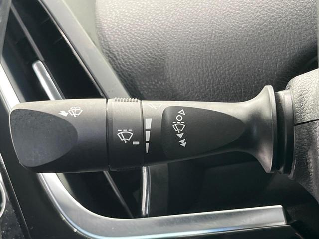 プリウスＰＨＶ Ａユーティリティプラス　純正１１型ナビ　バックカメラ　レーダクルーズコントロール　シートヒーター　ブラインドスポットモニター　ＥＴＣ　オートライト　ＬＥＤヘッドライト　禁煙車　衝突被害軽減装置　純正１７インチＡＷ（28枚目）