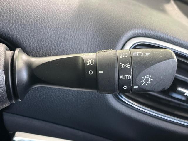 プリウスＰＨＶ Ａユーティリティプラス　純正１１型ナビ　バックカメラ　レーダクルーズコントロール　シートヒーター　ブラインドスポットモニター　ＥＴＣ　オートライト　ＬＥＤヘッドライト　禁煙車　衝突被害軽減装置　純正１７インチＡＷ（31枚目）