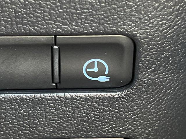 プリウスＰＨＶ Ａユーティリティプラス　純正１１型ナビ　バックカメラ　レーダクルーズコントロール　シートヒーター　ブラインドスポットモニター　ＥＴＣ　オートライト　ＬＥＤヘッドライト　禁煙車　衝突被害軽減装置　純正１７インチＡＷ（34枚目）