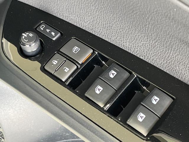 プリウスＰＨＶ Ａユーティリティプラス　純正１１型ナビ　バックカメラ　レーダクルーズコントロール　シートヒーター　ブラインドスポットモニター　ＥＴＣ　オートライト　ＬＥＤヘッドライト　禁煙車　衝突被害軽減装置　純正１７インチＡＷ（39枚目）