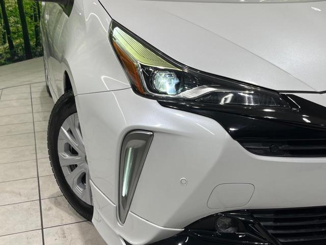 プリウス ＳセーフティプラスＩＩ　ＴＲＤフルエアロ　１０型ナビ　Ｂｌｕｅｔｏｏｔｈ　衝突被害軽減システム　レーダークルーズ　禁煙車　ＡＣ１００Ｖ電源　ブラインドスポットモニター　ＬＥＤヘッド／フォグ　オートハイビーム　車線逸脱警報（12枚目）