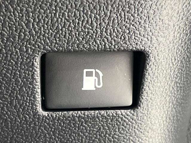 プリウス ＳセーフティプラスＩＩ　ＴＲＤフルエアロ　１０型ナビ　Ｂｌｕｅｔｏｏｔｈ　衝突被害軽減システム　レーダークルーズ　禁煙車　ＡＣ１００Ｖ電源　ブラインドスポットモニター　ＬＥＤヘッド／フォグ　オートハイビーム　車線逸脱警報（44枚目）