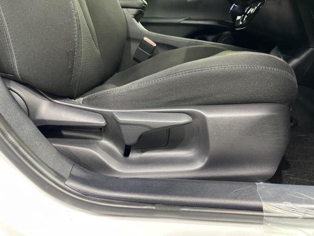 プリウス ＳセーフティプラスＩＩ　ＴＲＤフルエアロ　１０型ナビ　Ｂｌｕｅｔｏｏｔｈ　衝突被害軽減システム　レーダークルーズ　禁煙車　ＡＣ１００Ｖ電源　ブラインドスポットモニター　ＬＥＤヘッド／フォグ　オートハイビーム　車線逸脱警報（55枚目）