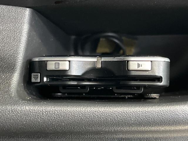 ステラ カスタムRリミテッド 純正ナビ 禁煙車 ETC スマートキー 純正14インチAW HIDヘッドライト オートエアコン シートリフター 電動格納ミラー 地デジ CD再生 盗難防止装置 プライバシーガラス 衝突安全ボディー(4枚目)