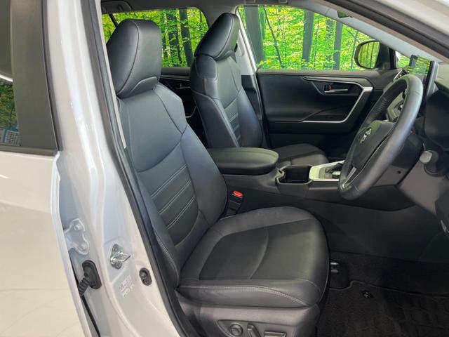 ＲＡＶ４ ハイブリッドＧ　４ＷＤ　純正１０型ナビ　全周囲カメラ　デジタルインナーミラー　ＢＳＭ　シートベンチレーション　レーダークルーズ　ステアリングヒーター　電動リヤゲート　衝突被害軽減システム　オートハイビーム　ＥＴＣ（8枚目）