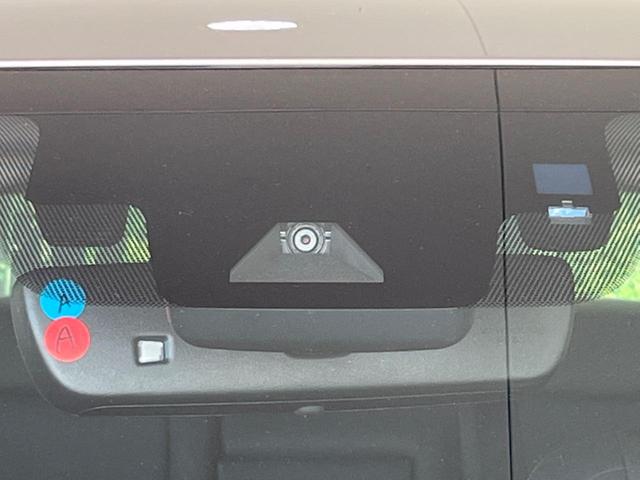 ＩＳ ＩＳ３００ｈ　純正１０．３型ナビ　衝突被害軽減システム　レーダークルーズ　禁煙車　Ｂｌｕｅｔｏｏｔｈ　ＥＴＣ　バックカメラ　ドラレコ　シートヒーター　クリアランスソナ　ＬＥＤヘッドライト　デュアルオートエアコン（3枚目）