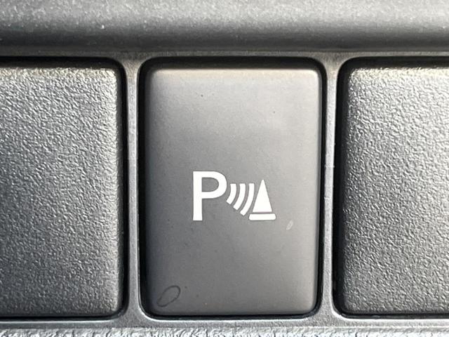 ＩＳ ＩＳ３００ｈ　純正１０．３型ナビ　衝突被害軽減システム　レーダークルーズ　禁煙車　Ｂｌｕｅｔｏｏｔｈ　ＥＴＣ　バックカメラ　ドラレコ　シートヒーター　クリアランスソナ　ＬＥＤヘッドライト　デュアルオートエアコン（6枚目）