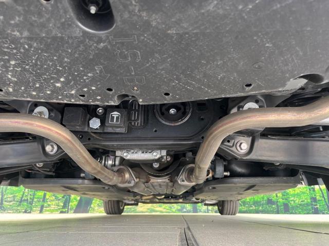 ＩＳ ＩＳ３００ｈ　純正１０．３型ナビ　衝突被害軽減システム　レーダークルーズ　禁煙車　Ｂｌｕｅｔｏｏｔｈ　ＥＴＣ　バックカメラ　ドラレコ　シートヒーター　クリアランスソナ　ＬＥＤヘッドライト　デュアルオートエアコン（19枚目）