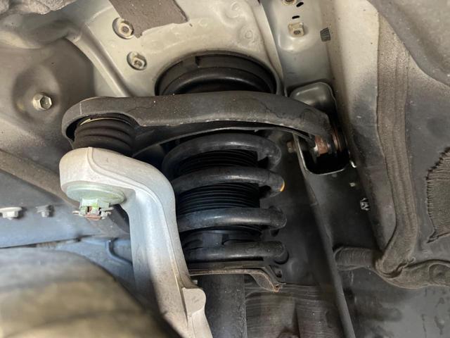 ＩＳ ＩＳ３００ｈ　純正１０．３型ナビ　衝突被害軽減システム　レーダークルーズ　禁煙車　Ｂｌｕｅｔｏｏｔｈ　ＥＴＣ　バックカメラ　ドラレコ　シートヒーター　クリアランスソナ　ＬＥＤヘッドライト　デュアルオートエアコン（20枚目）