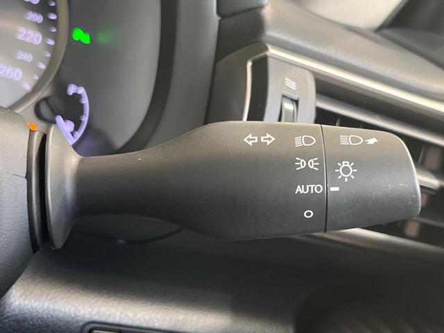 ＩＳ ＩＳ３００ｈ　純正１０．３型ナビ　衝突被害軽減システム　レーダークルーズ　禁煙車　Ｂｌｕｅｔｏｏｔｈ　ＥＴＣ　バックカメラ　ドラレコ　シートヒーター　クリアランスソナ　ＬＥＤヘッドライト　デュアルオートエアコン（33枚目）