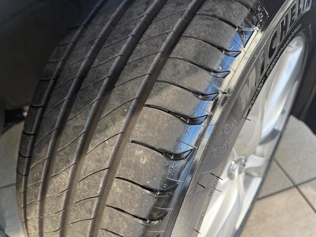 ＩＳ ＩＳ３００ｈ　純正１０．３型ナビ　衝突被害軽減システム　レーダークルーズ　禁煙車　Ｂｌｕｅｔｏｏｔｈ　ＥＴＣ　バックカメラ　ドラレコ　シートヒーター　クリアランスソナ　ＬＥＤヘッドライト　デュアルオートエアコン（57枚目）