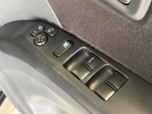 ソリオ ブラック&ホワイト 両側電動スライドドア SDナビ バックカメラ 禁煙車 スマートキー ETC オートライト オートエアコン 純正15インチAW Bluetooth再生 フルセグ CD/DVD再生 ステアリングスイッチ(36枚目)