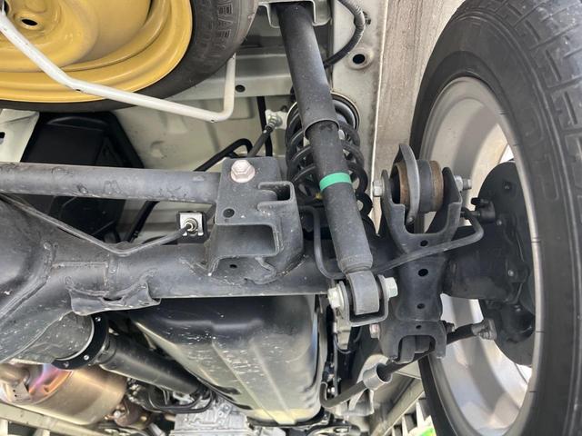 NV100クリッパーリオ E 電動スライド 純正ナビ 衝突軽減装置 禁煙車 シートヒーター スマートキー HIDヘッド Bluetooth ETC オートハイビーム 車線逸脱警報 コーナーセンサー オートエアコン 純正14AW(20枚目)