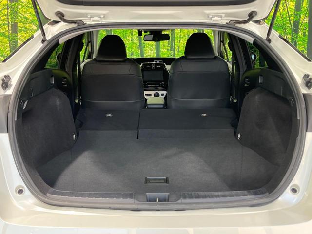 プリウス Ａツーリングセレクション　純正９インチナビ　レーダークルーズ　ＥＴＣ２．０　ドラレコ　パークアシスト　トヨタセーフティセンス　シートヒーター　オートマチックハイビーム　車線逸脱警報　クリアランスソナー　禁煙車　ＬＥＤヘッド（10枚目）