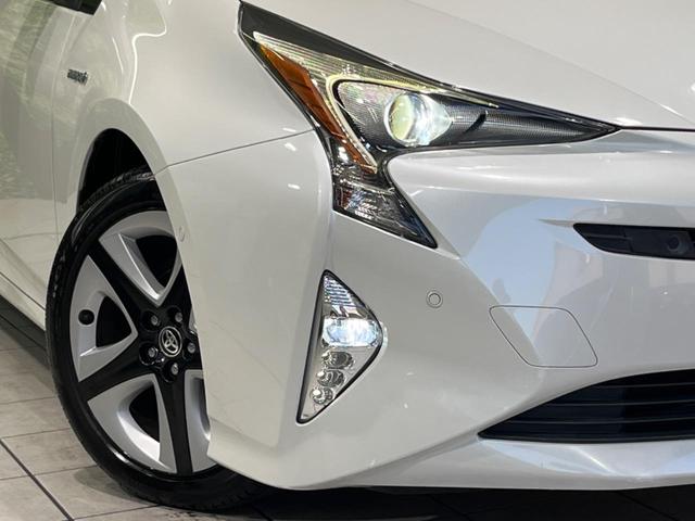 プリウス Ａツーリングセレクション　純正９インチナビ　レーダークルーズ　ＥＴＣ２．０　ドラレコ　パークアシスト　トヨタセーフティセンス　シートヒーター　オートマチックハイビーム　車線逸脱警報　クリアランスソナー　禁煙車　ＬＥＤヘッド（12枚目）