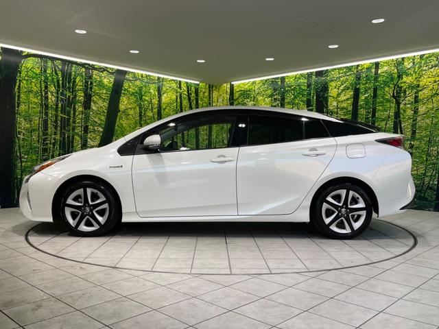 プリウス Ａツーリングセレクション　純正９インチナビ　レーダークルーズ　ＥＴＣ２．０　ドラレコ　パークアシスト　トヨタセーフティセンス　シートヒーター　オートマチックハイビーム　車線逸脱警報　クリアランスソナー　禁煙車　ＬＥＤヘッド（46枚目）