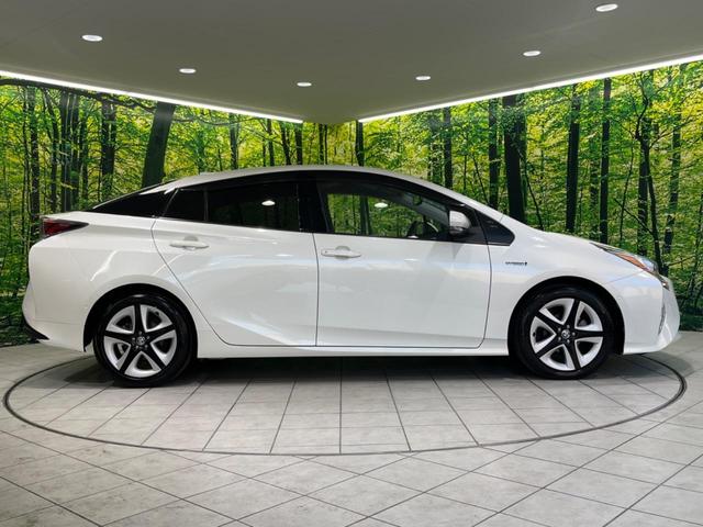 プリウス Ａツーリングセレクション　純正９インチナビ　レーダークルーズ　ＥＴＣ２．０　ドラレコ　パークアシスト　トヨタセーフティセンス　シートヒーター　オートマチックハイビーム　車線逸脱警報　クリアランスソナー　禁煙車　ＬＥＤヘッド（48枚目）