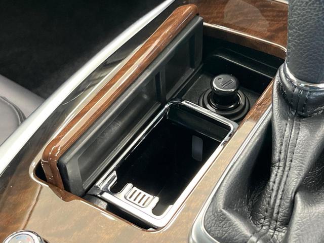 フーガハイブリッド ベースグレード 純正ナビ バックカメラ シートベンチレーション レーダークルーズコントロール パワーシート オートライト HIDヘッドライト オートエアコン スマートキー&プッシュスタート 禁煙車(36枚目)