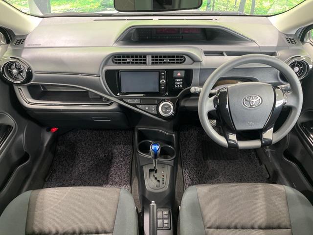 アクア Sスタイルブラック 純正ナビ Bluetooth フルセグ ETC 禁煙車 衝突被害軽減装置 オートマチックハイビーム オートライト スマートキー&プッシュスタート オートエアコン CD/DVD再生 プライバシーガラス(2枚目)