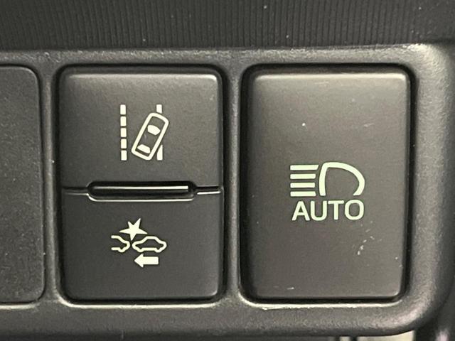 アクア Sスタイルブラック 純正ナビ Bluetooth フルセグ ETC 禁煙車 衝突被害軽減装置 オートマチックハイビーム オートライト スマートキー&プッシュスタート オートエアコン CD/DVD再生 プライバシーガラス(6枚目)