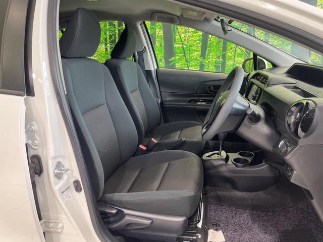 アクア Sスタイルブラック 純正ナビ Bluetooth フルセグ ETC 禁煙車 衝突被害軽減装置 オートマチックハイビーム オートライト スマートキー&プッシュスタート オートエアコン CD/DVD再生 プライバシーガラス(8枚目)