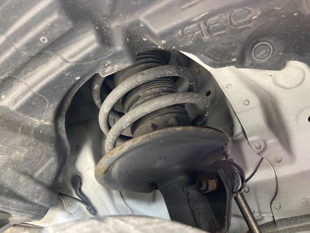 アクア Sスタイルブラック 純正ナビ Bluetooth フルセグ ETC 禁煙車 衝突被害軽減装置 オートマチックハイビーム オートライト スマートキー&プッシュスタート オートエアコン CD/DVD再生 プライバシーガラス(20枚目)