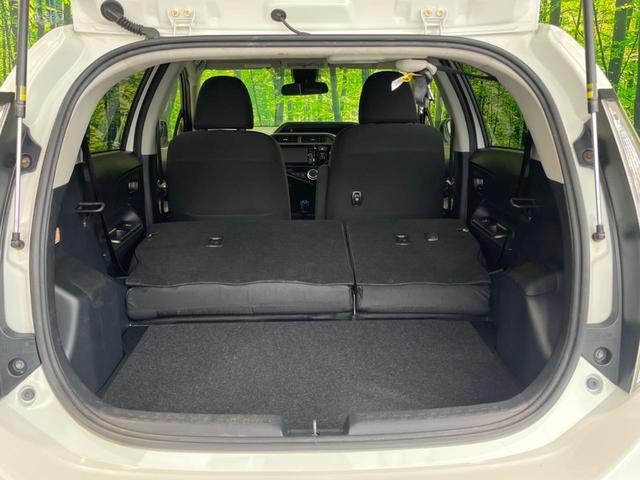アクア Sスタイルブラック 純正ナビ Bluetooth フルセグ ETC 禁煙車 衝突被害軽減装置 オートマチックハイビーム オートライト スマートキー&プッシュスタート オートエアコン CD/DVD再生 プライバシーガラス(34枚目)