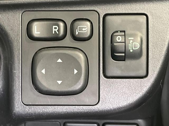 アクア Sスタイルブラック 純正ナビ Bluetooth フルセグ ETC 禁煙車 衝突被害軽減装置 オートマチックハイビーム オートライト スマートキー&プッシュスタート オートエアコン CD/DVD再生 プライバシーガラス(38枚目)