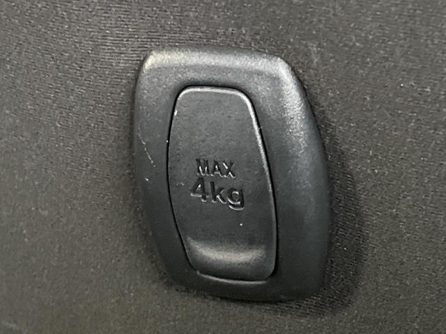 アクア Sスタイルブラック 純正ナビ Bluetooth フルセグ ETC 禁煙車 衝突被害軽減装置 オートマチックハイビーム オートライト スマートキー&プッシュスタート オートエアコン CD/DVD再生 プライバシーガラス(41枚目)