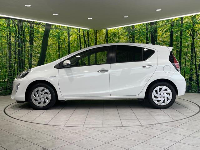 アクア Sスタイルブラック 純正ナビ Bluetooth フルセグ ETC 禁煙車 衝突被害軽減装置 オートマチックハイビーム オートライト スマートキー&プッシュスタート オートエアコン CD/DVD再生 プライバシーガラス(46枚目)