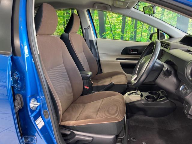 アクア G 純正ナビ バックカメラ ETC スマートキー&プッシュスタート オートエアコン オートライト 禁煙車 電動格納ミラー ドアバイザー 横滑り防止システム 運転席&助手席エアバッグ 衝突安全ボディ(8枚目)